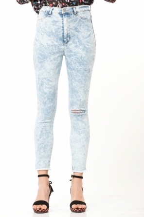 Παντελόνι jean με σκίσιμο και νερά στο χρώμα